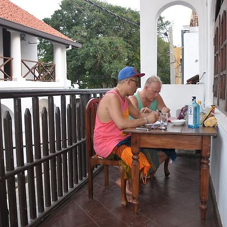 Thenu Rest Guest House ガル エクステリア 写真