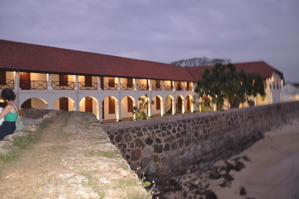 Thenu Rest Guest House ガル エクステリア 写真