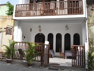 Thenu Rest Guest House ガル エクステリア 写真