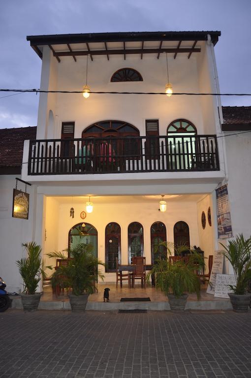 Thenu Rest Guest House ガル エクステリア 写真